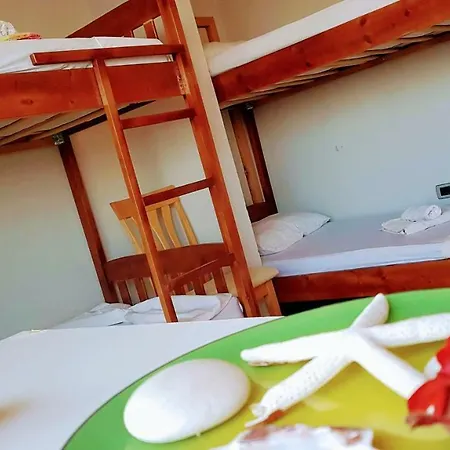 Hakuna Matata Hostel * Saranda